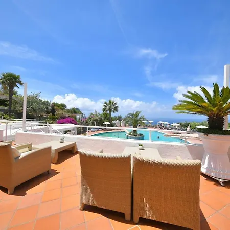 Paradiso Terme & Con 5 Piscine Termali מלון